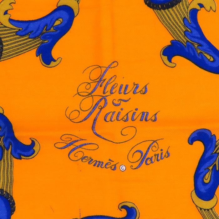 HERMES 
Sciarpa grande con logo, misto cashmere e seta, Carré 90 Fleurs Raisins, fiori d'uva