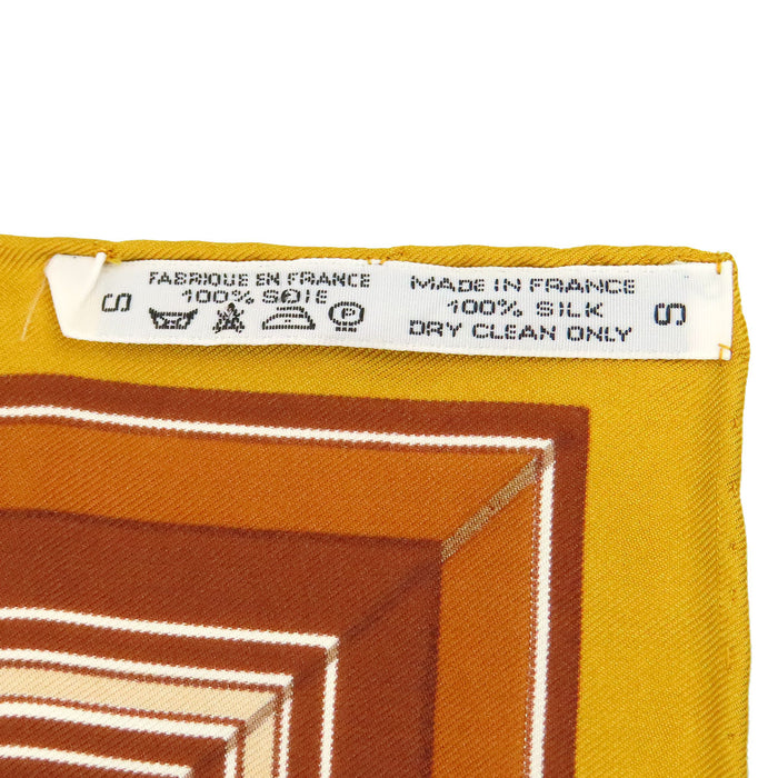 爱马仕  
丝绸 大方巾 马衣  
90厘米 赛马主题 斯卡夫