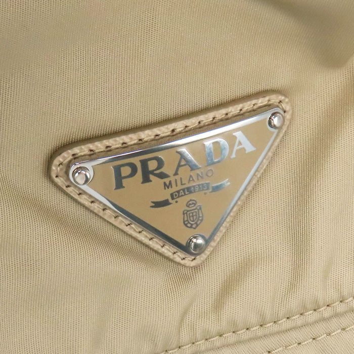 PRADA 
リナイロン 三角プレート 
Re-Nylon トライアングルロゴ バケットハット