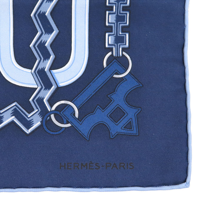 HERMES 
丝绸 小方巾 野村大辅 马勒 链条图案 皮带图案 
Carré 45 24 Bridle et Chaine 围巾