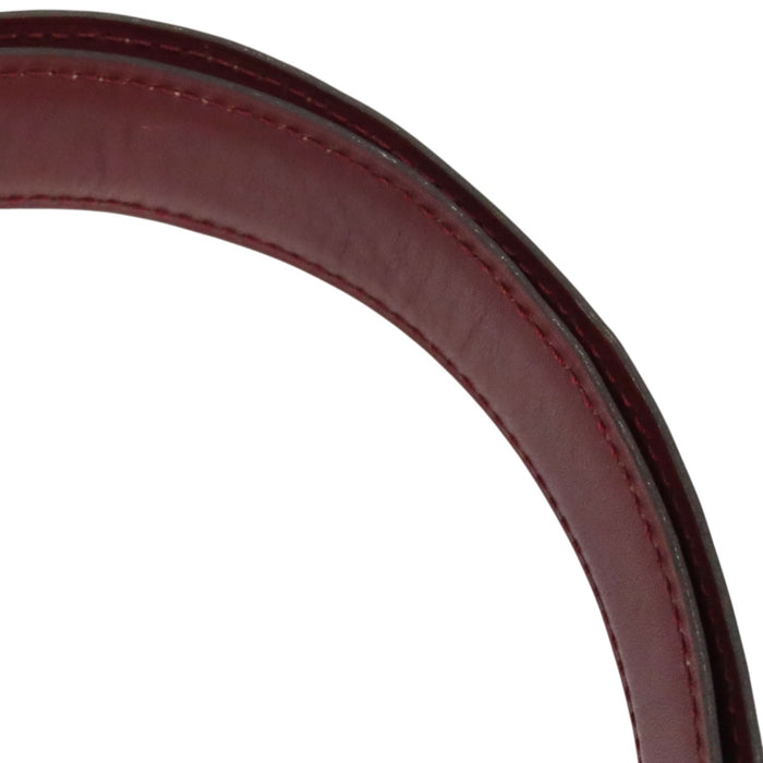 CARTIER 
Ceinture Must Line avec boucle C en cuir et ferrures dorées