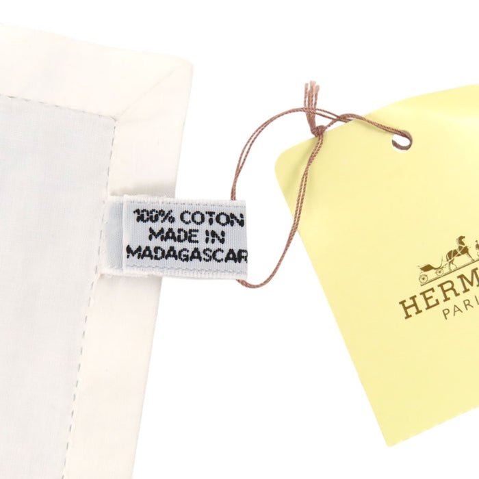 HERMES  
H Ash brodé coton  
Mouchoir avec logo et surpiqûres