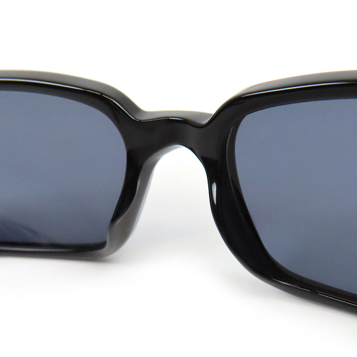 CHANEL 
Lunettes de soleil carrées COCO CC 
avec logo et strass