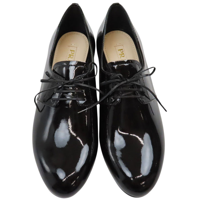 PRADA 
ラウンドトゥ パテントレザー ドレスシューズ 
エナメル レースアップシューズ