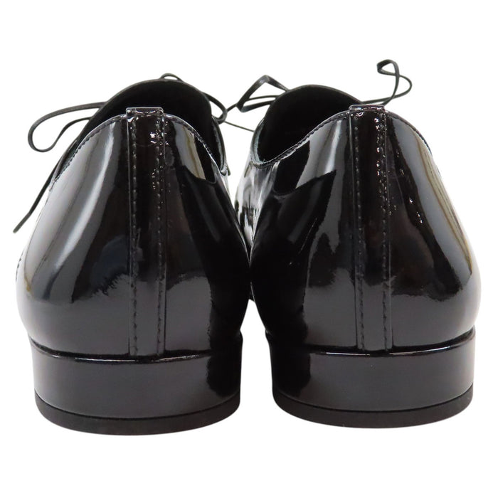 PRADA 
ラウンドトゥ パテントレザー ドレスシューズ 
エナメル レースアップシューズ