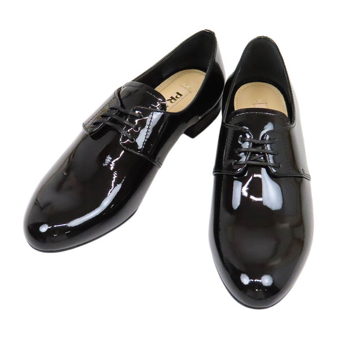 PRADA  
綁帶漆皮  
專利皮革鞋款