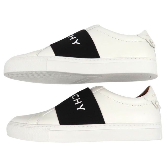 GIVENCHY 
Baskets basses urbaines 
en cuir avec logo