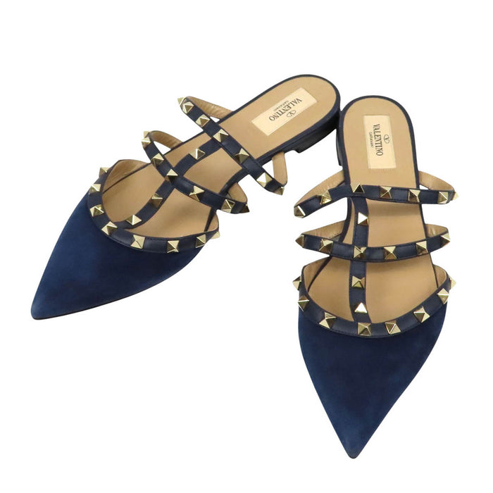 VALENTINO  
Sandales plates en daim à bout pointu  
avec clous Rockstuds