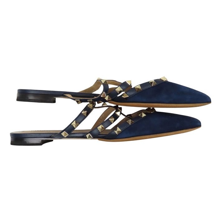 VALENTINO  
Sandales plates en daim à bout pointu  
avec clous Rockstuds