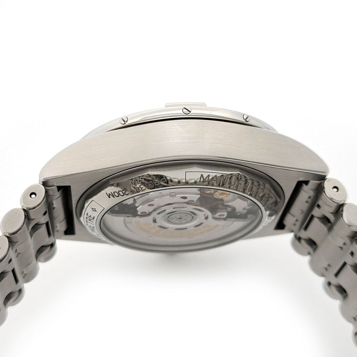 BREITLING  
Chronomat B01 42 Bleu Glacé  
Avec boîte et garantie