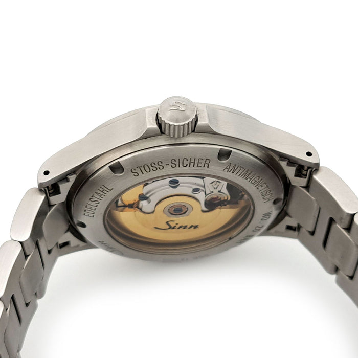 Sinn 
556 
箱ギャラ付