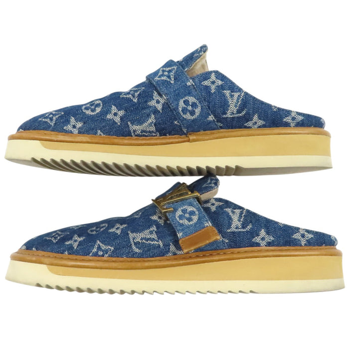 LOUIS VUITTON  
NIGO 聯名 金色金屬配件  
× NIGO LV Cozy Line 拖鞋 Monogram 牛仔布