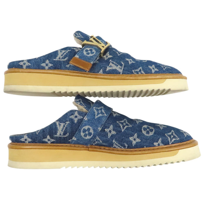 LOUIS VUITTON  
NIGO 聯名 金色金屬配件  
× NIGO LV Cozy Line 拖鞋 Monogram 牛仔布