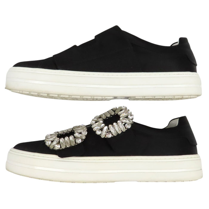 ROGER VIVIER  
Sneaker basse in raso con fibbia strass e bijoux