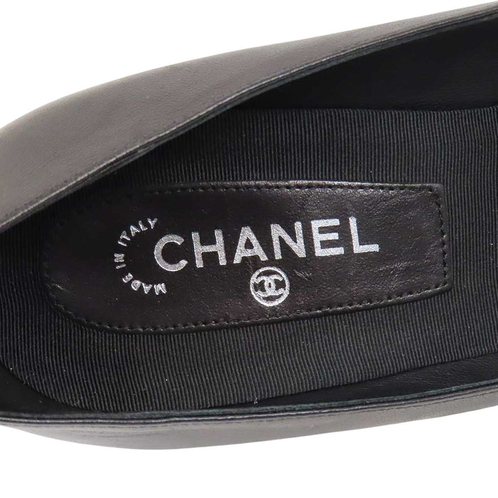 CHANEL 
COCO CC ロゴ レザー 
ココマーク リボン パンプス