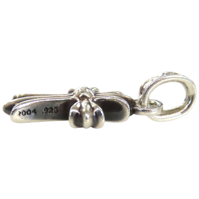 CHROME HEARTS  
CRS BBYFAT P DMND PAVE Argento Incisione 2004  
Charm Baby Fat con diamanti pavé