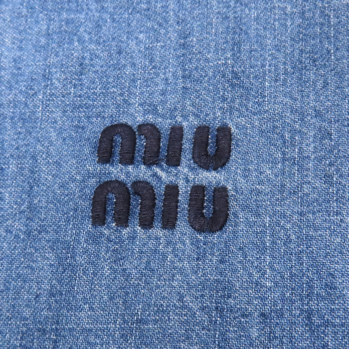 MIUMIU 
ロゴ刺繍 エンブロイダリー コットン 
ロゴ クロップド デニムシャツ