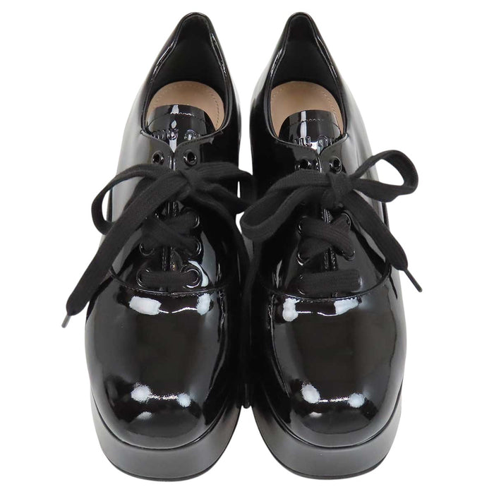 MIUMIU 
厚底 
レースアップ パテント レザー シューズ