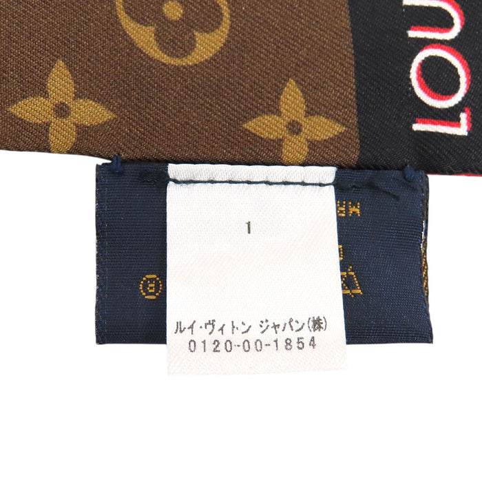LOUIS VUITTON 
LV 丝绸 
Bandeau 完美搭配 Monogram 围巾