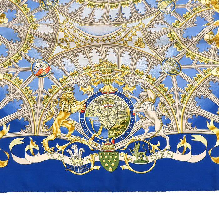 HERMES 
Foulard carré 90 en soie 
ICH DIEN Honi soit qui mal y pense (Malheur à celui qui pense du mal)