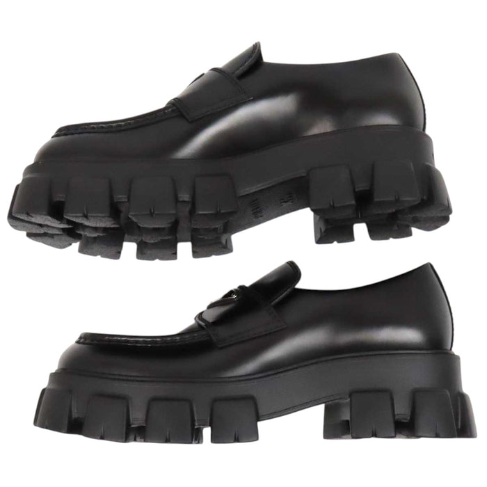 PRADA 
トライアングルロゴ 厚底 
モノリス ブラッシュドレザー ローファー