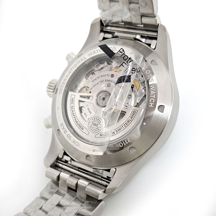 IWC 
Montre pilote chronographe 
Avec boîte et garantie