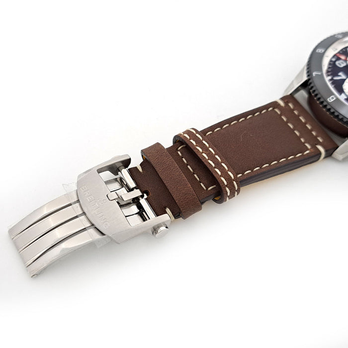 BREITLING  
超级航空 B04 计时码表 蚊式  
附带盒子和保卡