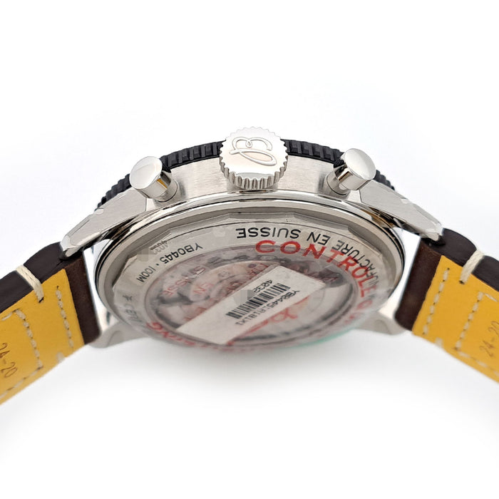 BREITLING  
超级航空 B04 计时码表 蚊式  
附带盒子和保卡