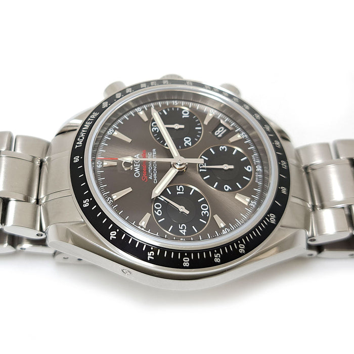 OMEGA  
Speedmaster Date  
Avec boîte et garantie