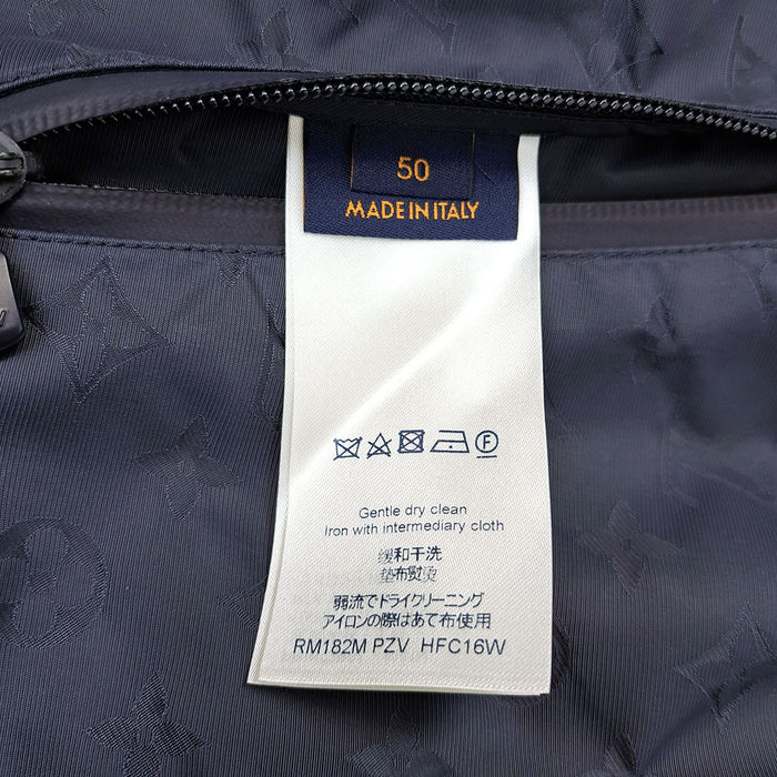 LOUIS VUITTON 
LV ロゴ フード RM182M PZV HFC16W 
モノグラム ナイロン ジャケット