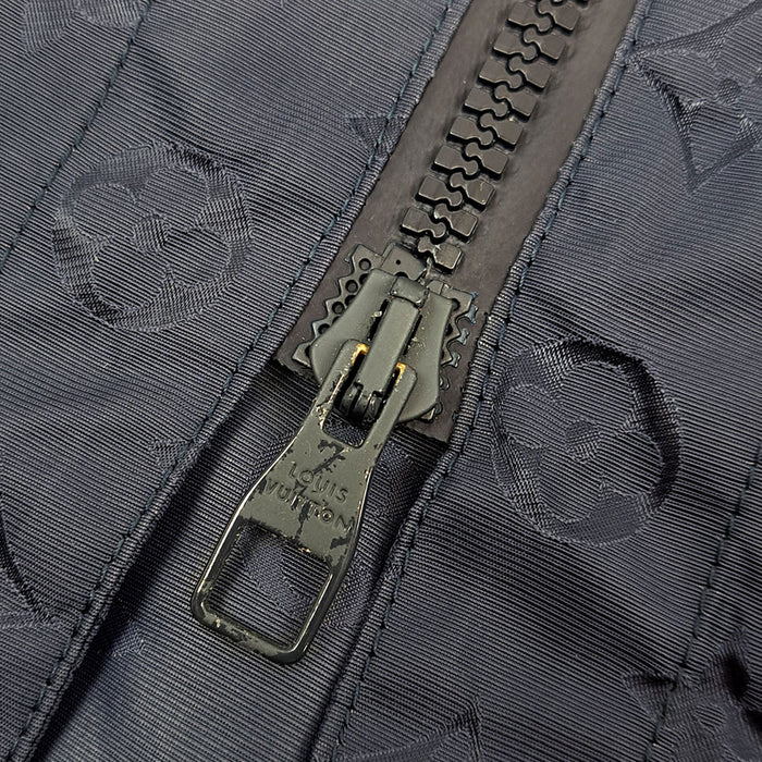 LOUIS VUITTON 
LV ロゴ フード RM182M PZV HFC16W 
モノグラム ナイロン ジャケット