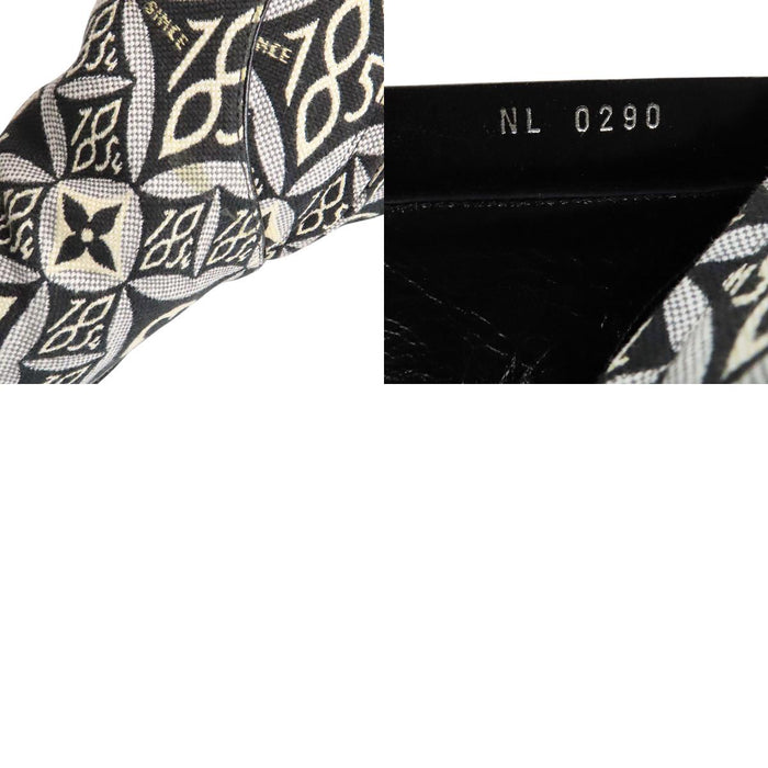 LOUIS VUITTON 
LV Logo Monogram Canvas 2020 
Silhouette Line Ankle Boots