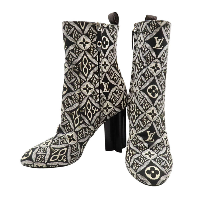 LOUIS VUITTON 
LV Logo Monogram Canvas 2020 
Silhouette Line Ankle Boots