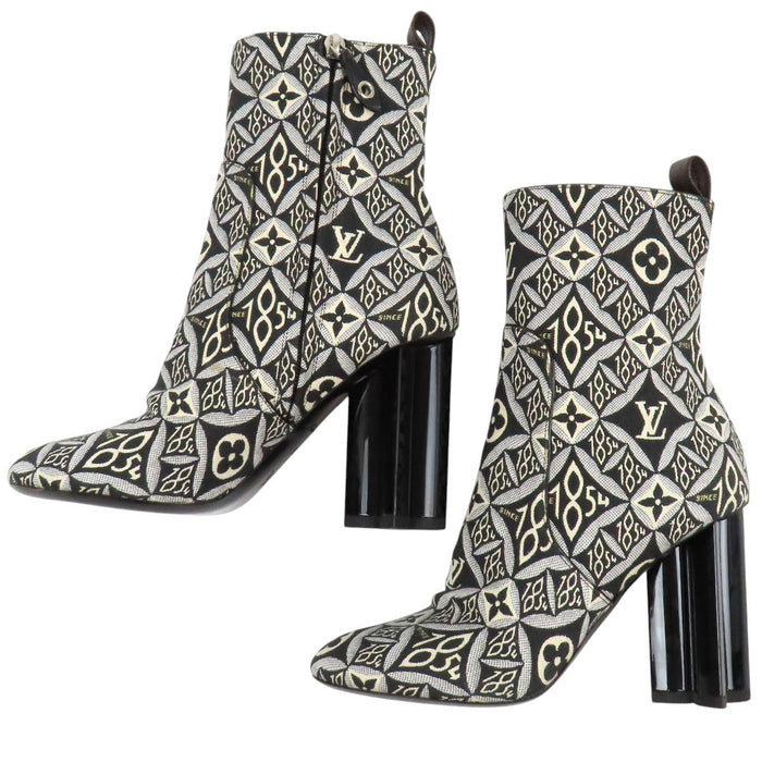 LOUIS VUITTON 
Bottes à la cheville en toile monogramme LV 2020 
Silhouette Line