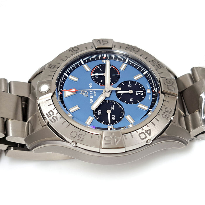 BREITLING 
スーパーアベンジャー B01 
箱ギャラ付