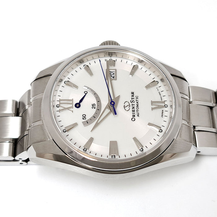 ORIENT  
Orient Star Contemporary Power Reserve  
With Box and Warranty Card