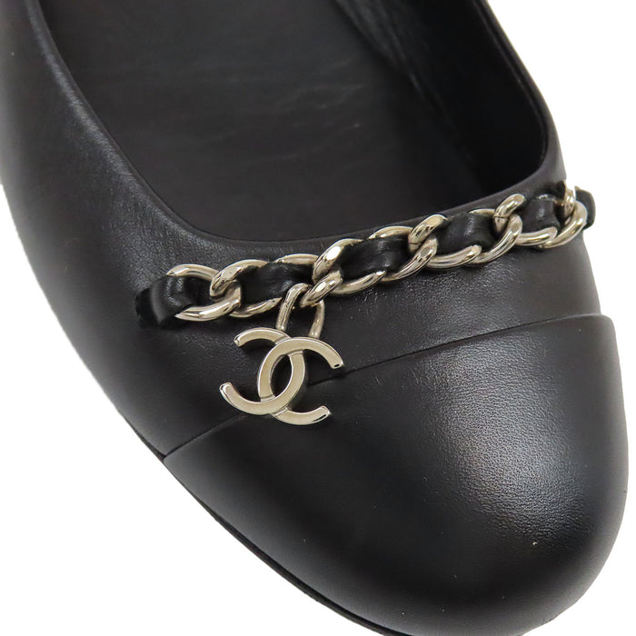 CHANEL 
COCO CC ロゴ レザー ラウンドトゥ 
ココマーク チェーン バレエシューズ