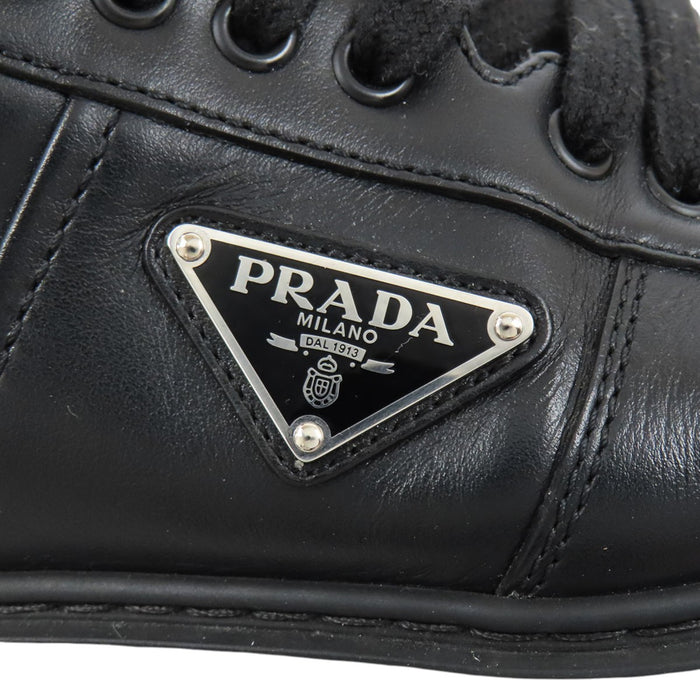PRADA 
三角プレート 厚底 レースアップ 
トライアングルロゴ レザー スニーカー