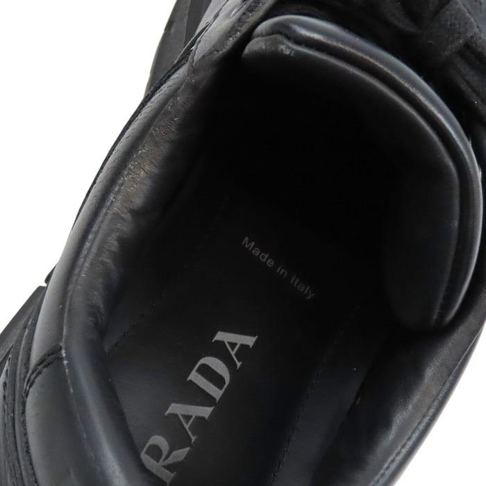 PRADA 
三角プレート 厚底 レースアップ 
トライアングルロゴ レザー スニーカー