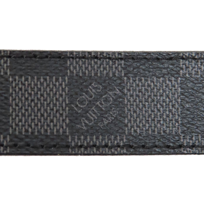 LOUIS VUITTON 
Cintura LV Cut in pelle con fibbia in metallo color argento 
Damier Graphite Sangle