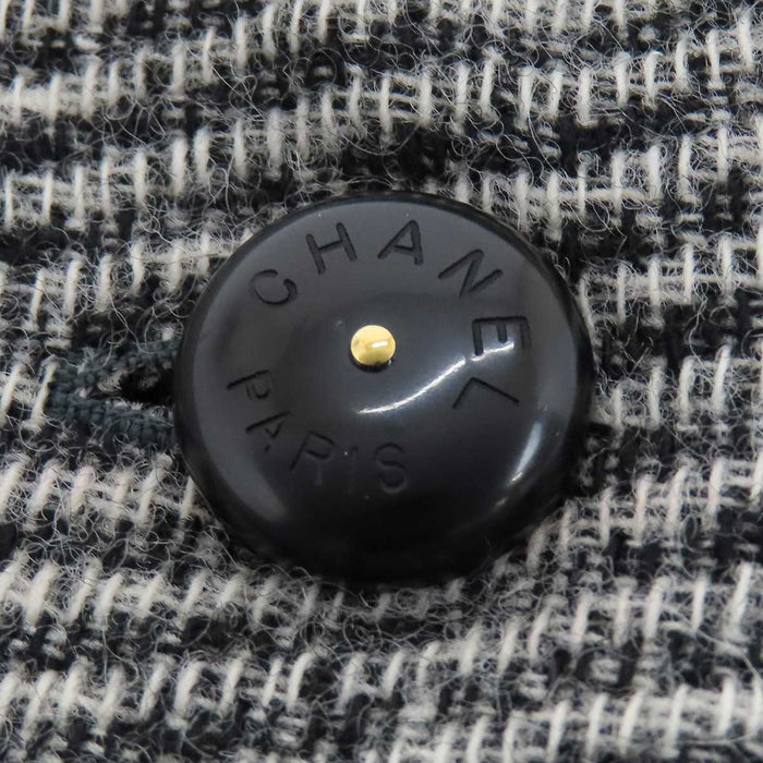 CHANEL 
ジャケット 
ロゴボタン ツイード チェスターコート