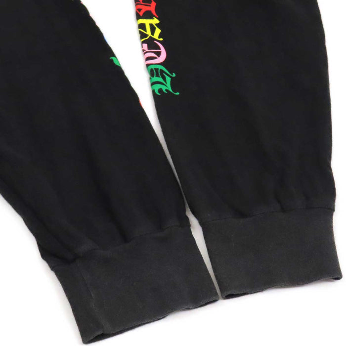 CHROME HEARTS 
MLTCOL CEM CRS LS スクロールラベル ロゴ CH コットン 
マルチ セメタリークロス ロングスリーブ Tシャツ