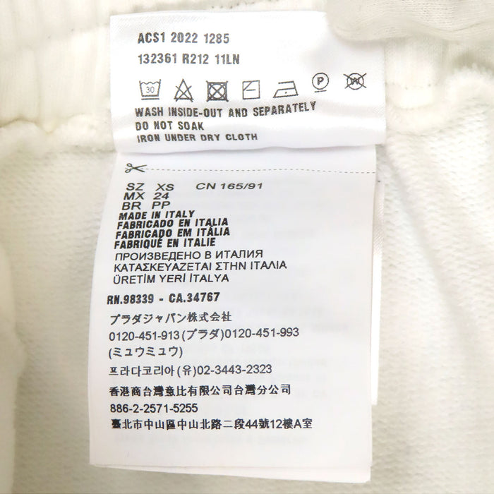 PRADA 
Pantaloni in cotone con piastra triangolare 
132361 R212 11LN Felpa con logo triangolo