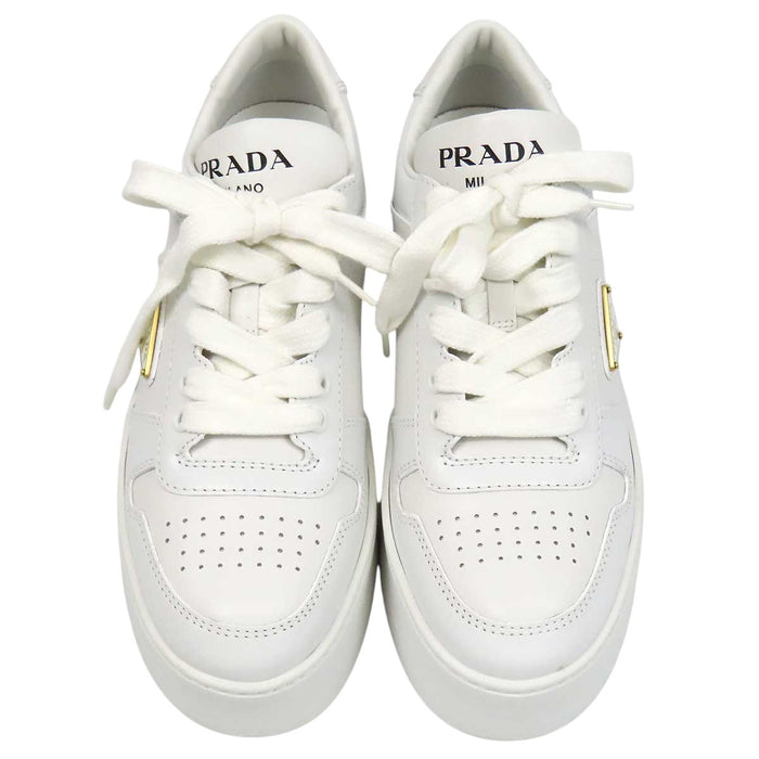 PRADA 
トライアングルロゴ 厚底 レースアップ 
ダウンタウン ボールド レザー スニーカー