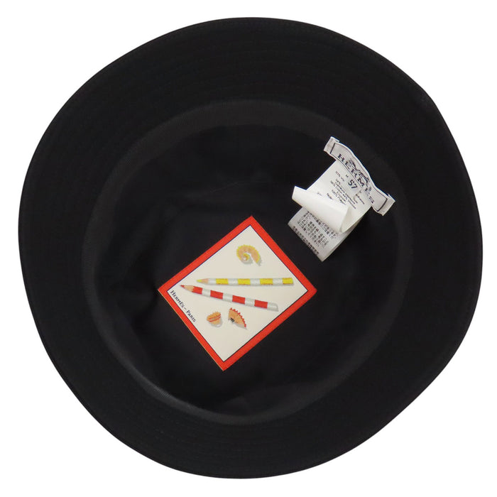 HERMES 
Chapeau bob Calvi en jersey Milano avec bouton série 
Logo "Sors tes crayons de couleur"