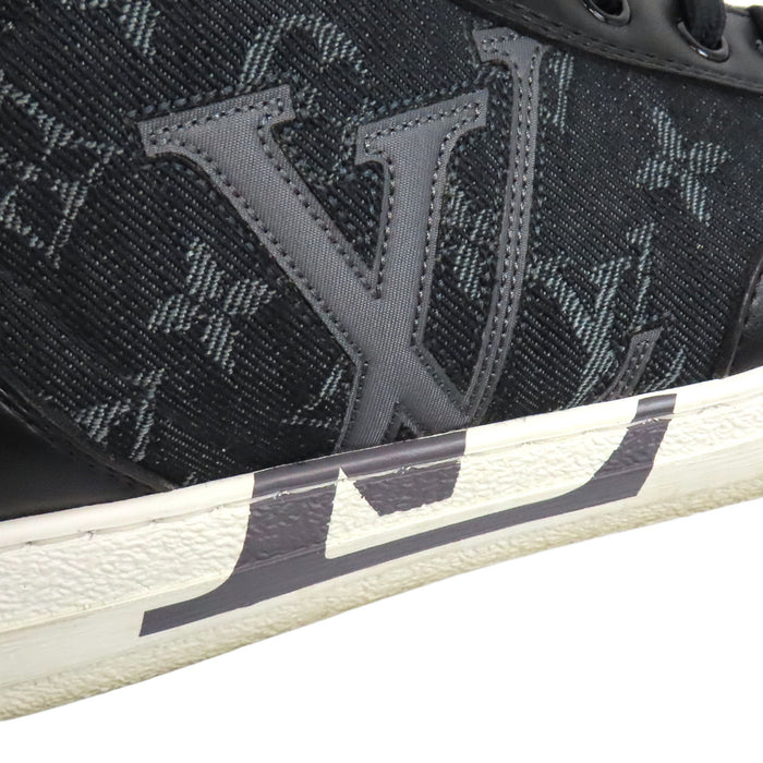 LOUIS VUITTON 
Baskets montantes à motif intégral en denim et cuir avec logo LV Charlie Line 
Monogramme