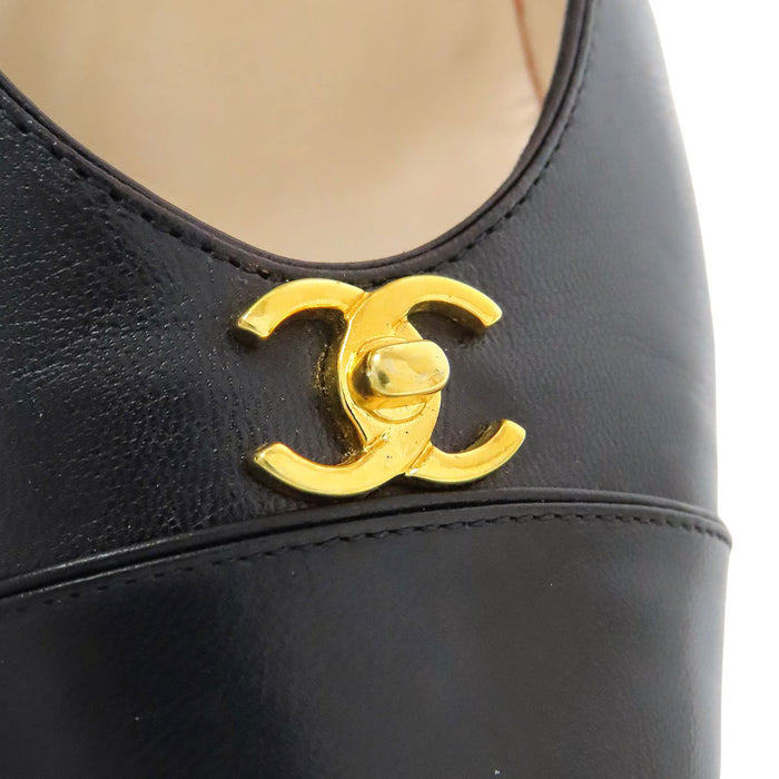 CHANEL 
COCO CC ロゴ ゴールドカラーメタル 
ココマーク ターンロック レザー パンプス