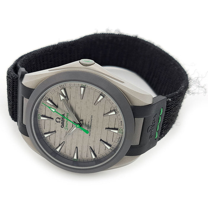 OMEGA 
Seamaster Aqua Terra 150m Ultra-léger Gamma Titane 
Avec boîte et garantie