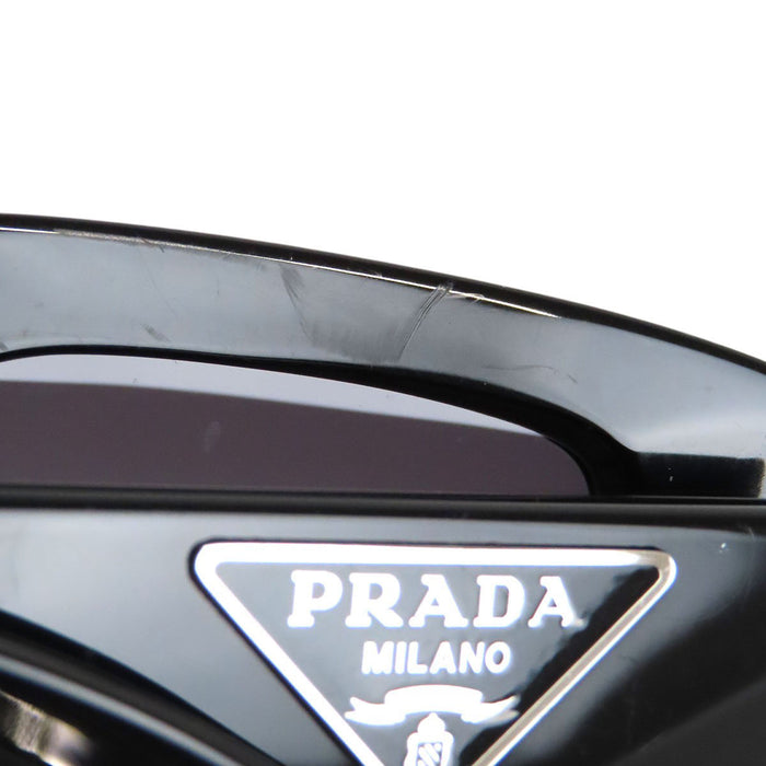 PRADA 
ロゴ 
トライアングルロゴ サングラス