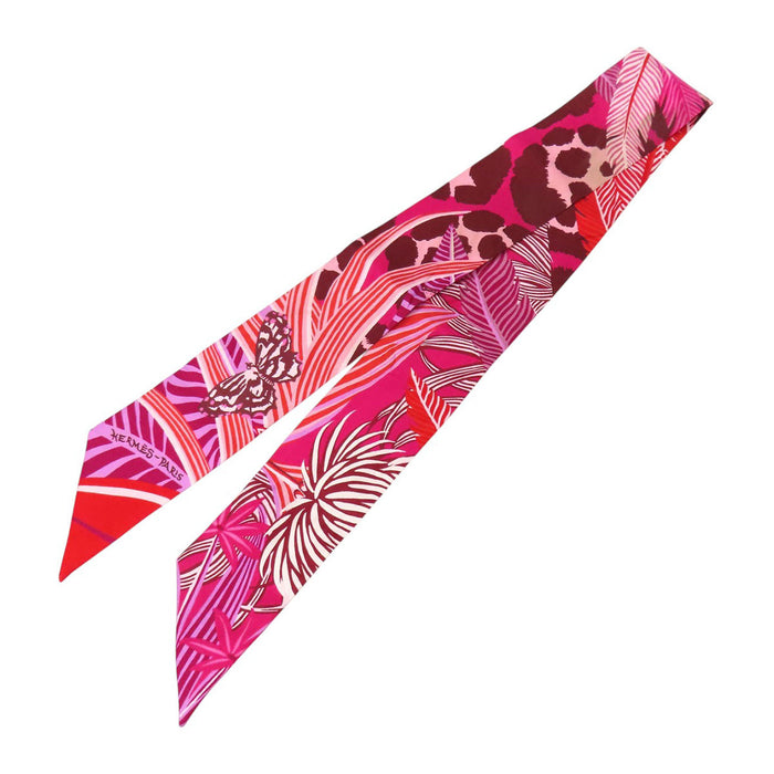 HERMES 
Foulard Twilly en soie avec logo Jaguar Quetzal